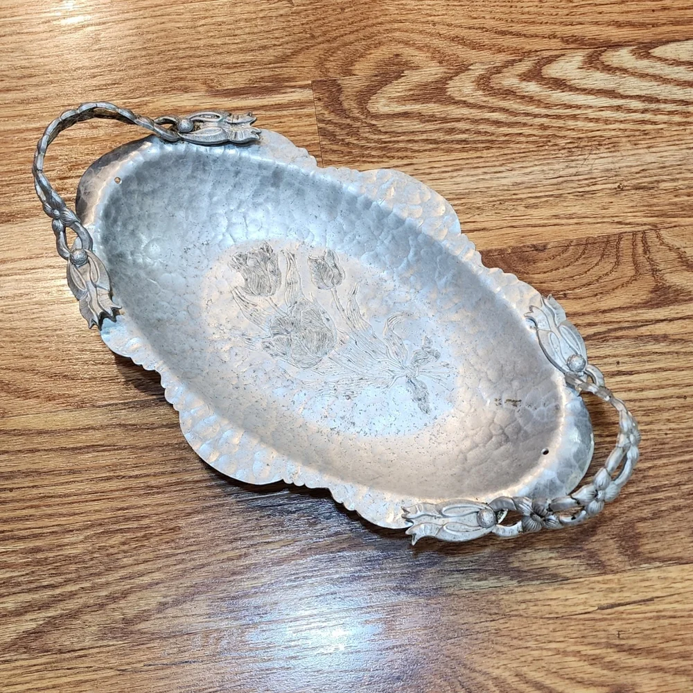 Vintage Hand Wrought Creations By Rodney Kent Aluminum Serving Dish/Bread Tray